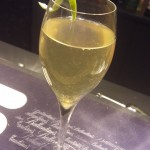 French 75Sirop de sucre, jus de citron vert, gin Tanqueray, Champagne